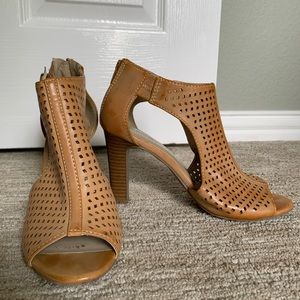 Nude ankle strap heels